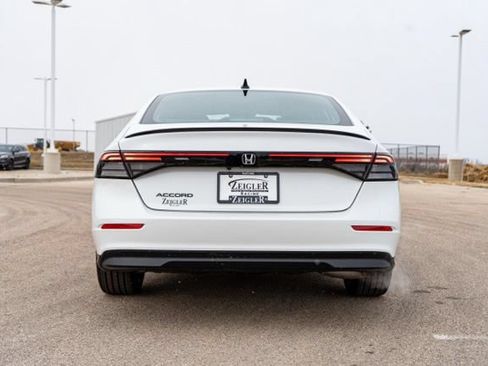 Used 2025 Honda Accord SE image 6