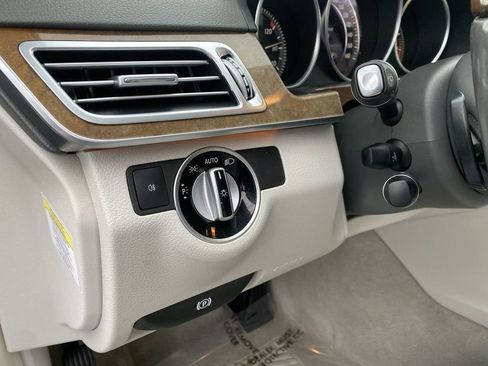 Used 2014 Mercedes-Benz E 350 Luxury image 18