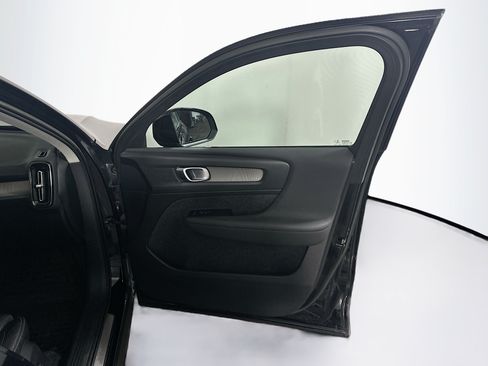 Used 2023 Volvo XC40 B5 Plus w/ Driver Assist Package AWD/4WD image 35