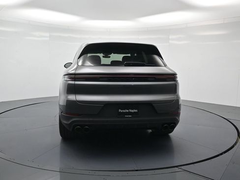 Used 2026 Porsche Cayenne AWD/4WD image 29