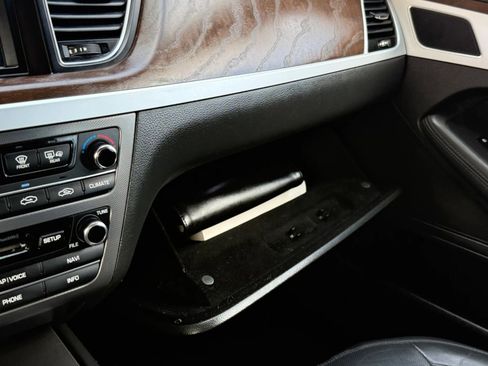 Used 2015 Hyundai Genesis 5.0 RWD image 50