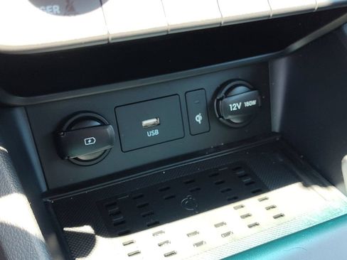 Used 2023 Hyundai Kona Limited FWD image 29