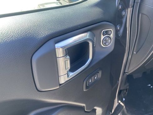 New 2025 Jeep Gladiator Sport image 13