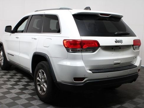 Used 2019 Jeep Grand Cherokee Laredo image 5