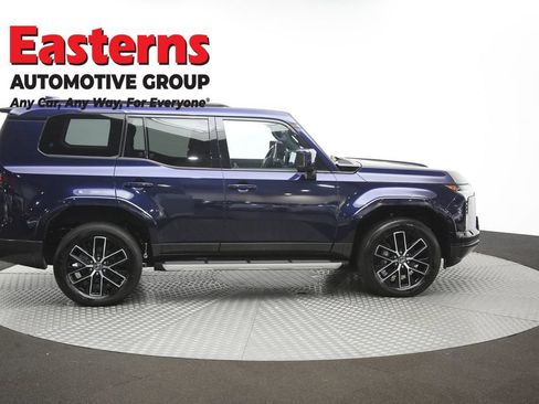 Used 2025 Lexus GX 550 w/ Accessory Package (2T) AWD/4WD image 48