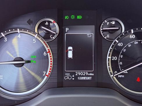 Used 2023 Lexus GX 460 Luxury w/ Sport Design Package image 25