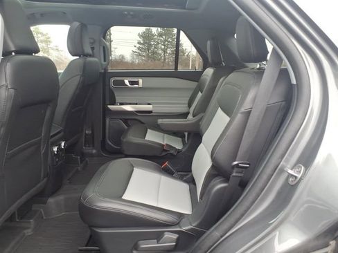 Certified 2023 Ford Explorer XLT w/ Equipment Group 202A image 9