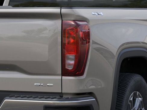 New 2026 GMC Sierra 1500 SLE image 11