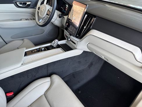 New 2026 Volvo XC60 B5 Ultra image 15