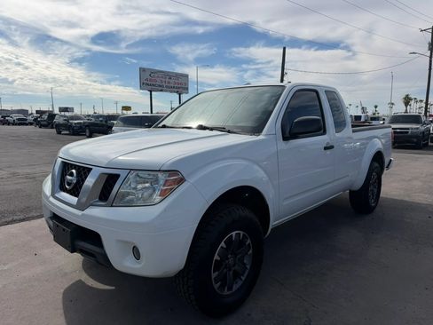 Used 2015 Nissan Frontier Desert Runner RWD image 3