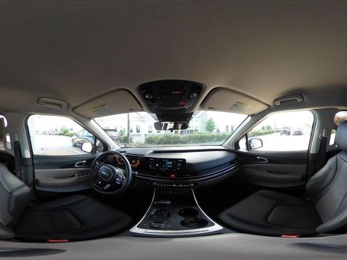 Used 2026 Kia Carnival FWD image 45