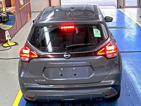Used 2023 Nissan Kicks S FWD image 7