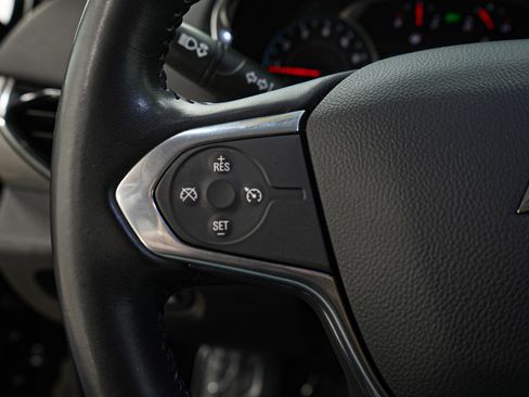 Used 2020 Chevrolet Traverse LT image 29