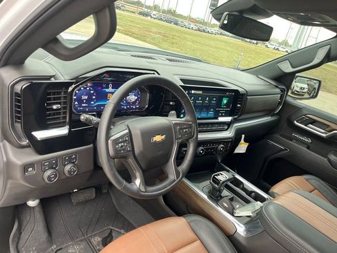 Used 2025 Chevrolet Silverado 1500 High Country w/ High Country Premium Package image 15