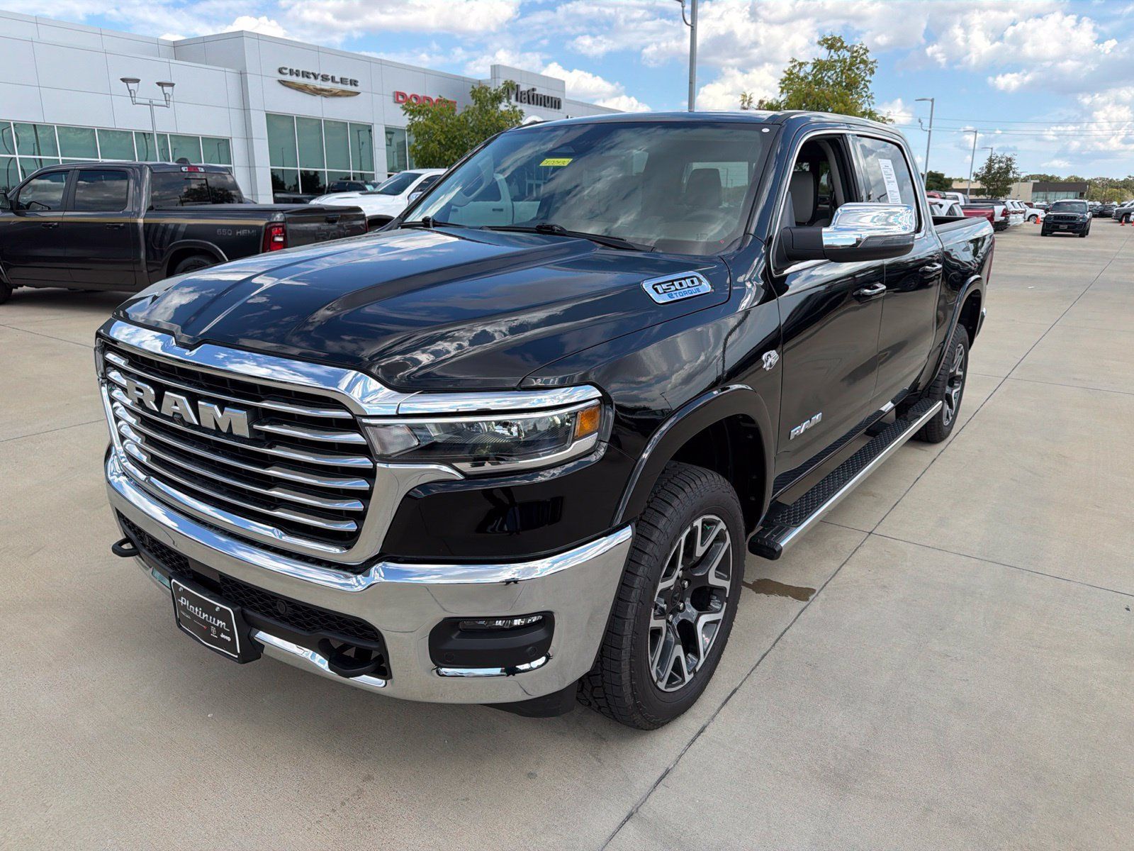 Used 2026 RAM 1500 Laramie w/ Off Road Group AWD/4WD image 9