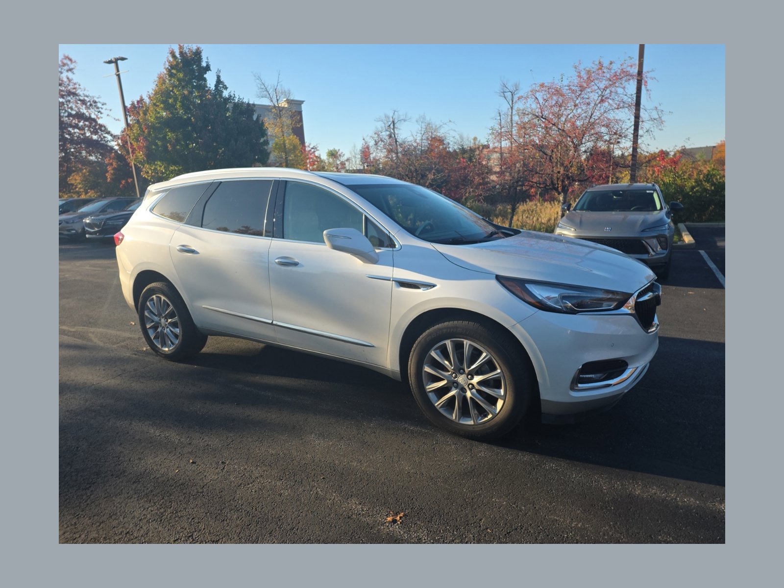 Used 2020 Buick Enclave Premium w/ Sun and Sites Package AWD/4WD image 1