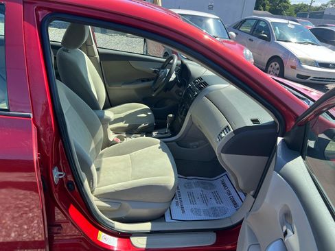 Used 2010 Toyota Corolla LE FWD image 17
