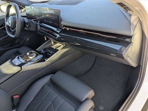 Certified 2026 BMW 530i w/ Premium Package image 23