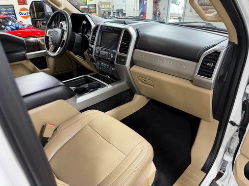 Used 2018 Ford F350 Lariat w/ Lariat Ultimate Package AWD/4WD image 20
