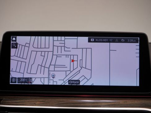 Used 2022 BMW 530i w/ Convenience Package image 12