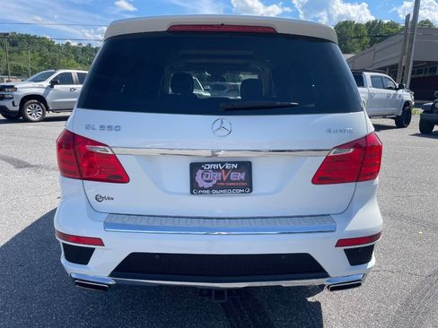 Used 2016 Mercedes-Benz GL 550 4MATIC image 10