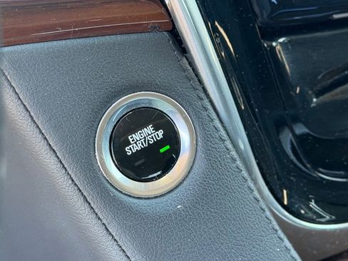 Used 2019 Cadillac Escalade ESV Luxury AWD/4WD image 41