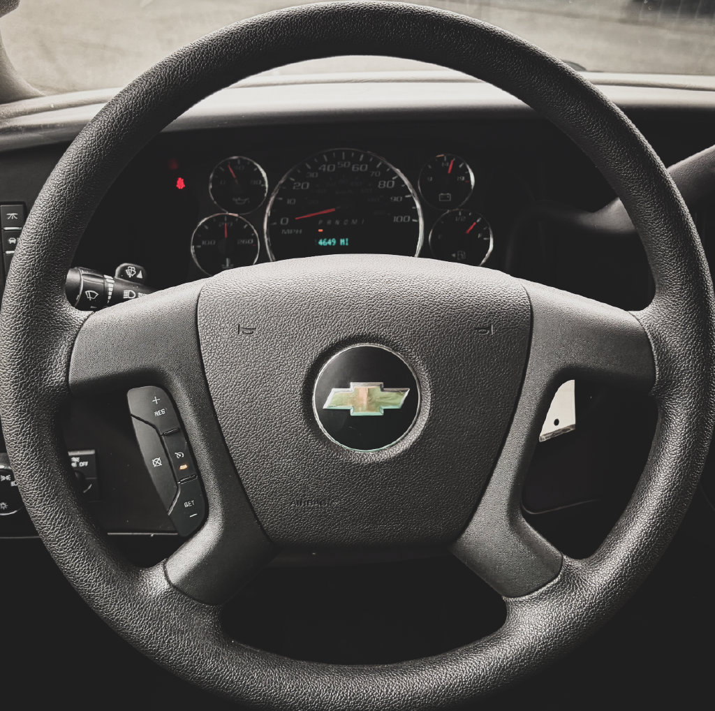 Used 2019 Chevrolet Express 2500 w/ Driver Convenience Package RWD image 8