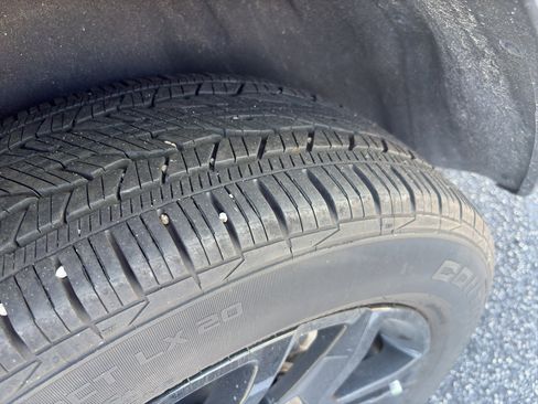 Used 2023 Chevrolet Traverse Premier w/ Redline Edition image 5