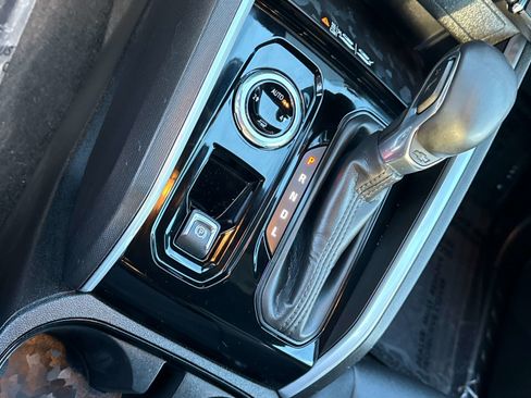 Used 2024 Chevrolet Colorado LT w/ LT Convenience Package III image 21