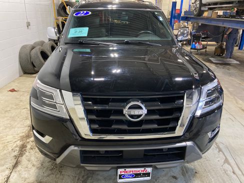 Used 2022 Nissan Armada Platinum w/ Captain's Chairs Package image 2