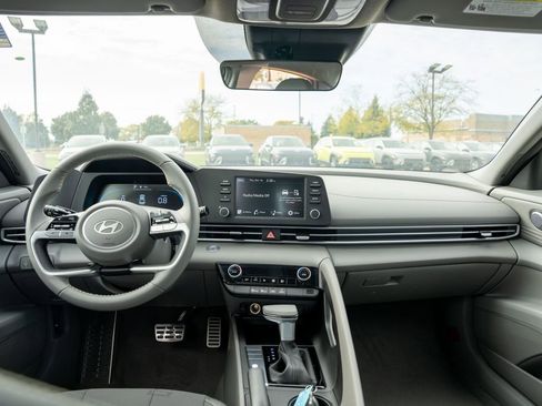 New 2025 Hyundai Elantra Sport image 15