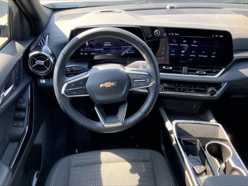 Used 2025 Chevrolet Equinox LT image 5