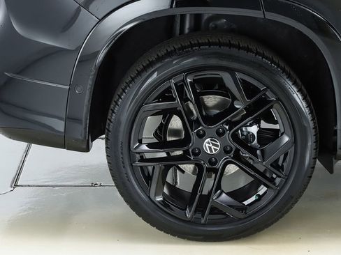 New 2026 Volkswagen Tiguan SE R-Line image 13