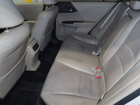Used 2016 Honda Accord EX-L image 10