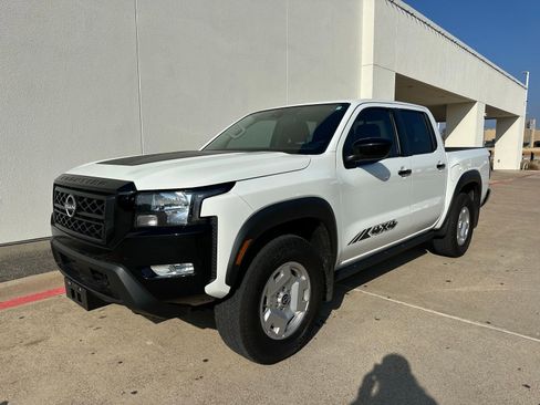 Used 2024 Nissan Frontier SV w/ Hardbody Edition image 3