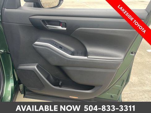 Certified 2024 Toyota Highlander XLE FWD image 19