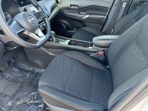 Used 2024 Nissan Kicks SV image 18