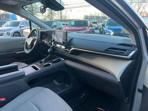 Used 2024 Toyota Sienna LE image 24