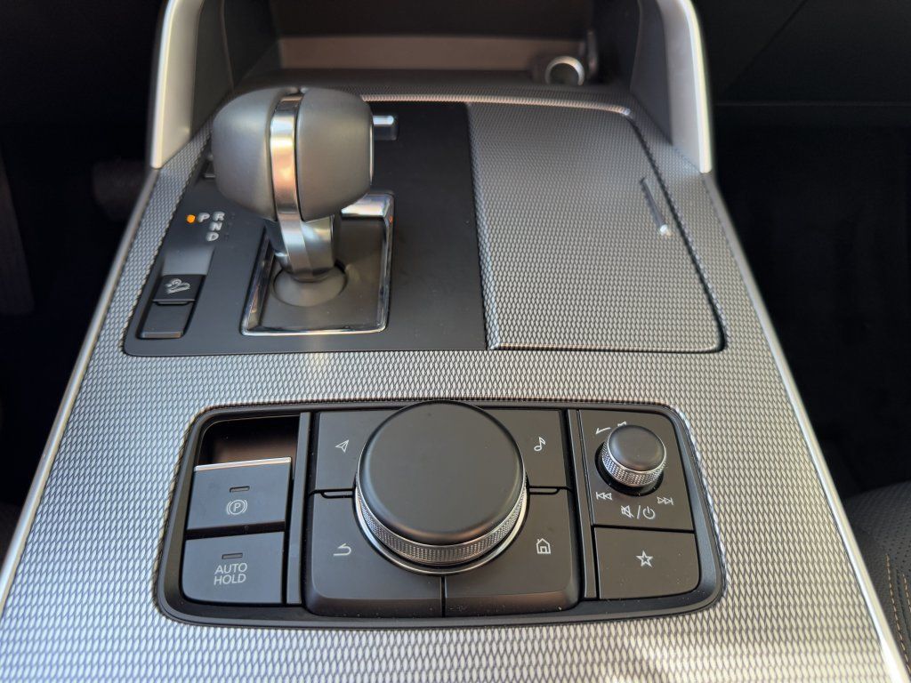 Used 2024 MAZDA CX-90 Plug-In Hybrid w/ Preferred AWD/4WD image 21