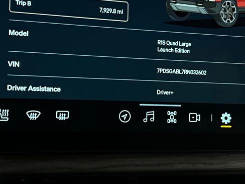 Used 2024 Rivian R1S Launch Edition image 14