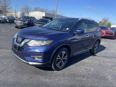 Used 2017 Nissan Rogue SL w/ SL Premium Package image 2