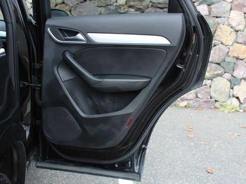 Used 2018 Audi Q3 2.0T Premium image 16