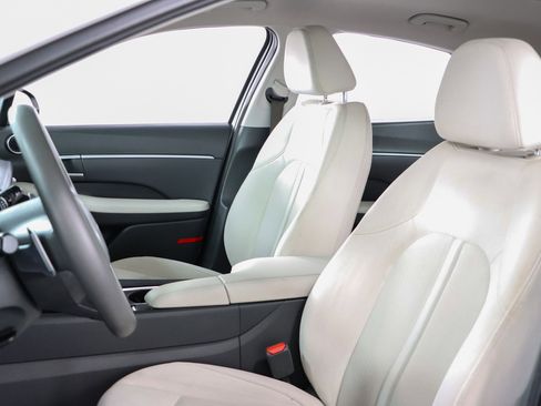 Used 2025 Hyundai Sonata SEL FWD image 23