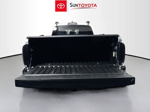 Used 2019 Toyota Tacoma SR5 RWD image 33
