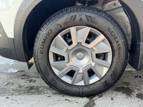 Certified 2025 Nissan Kicks S image 10