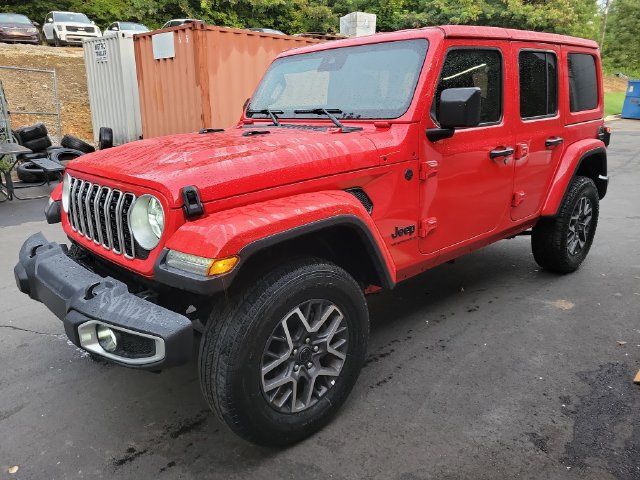 Used 2025 Jeep Wrangler Unlimited Sahara AWD/4WD image 3