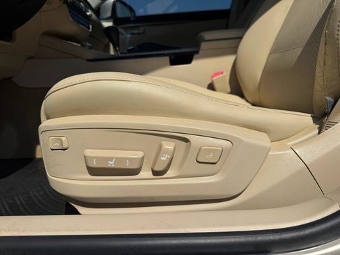Used 2015 Lexus ES 350 w/ Ultra Luxury Package FWD image 19
