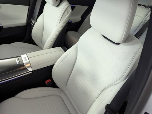 New 2025 Mercedes-Benz C 300 Sedan image 8