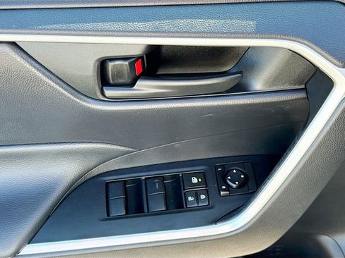 Used 2025 Toyota RAV4 LE FWD image 17