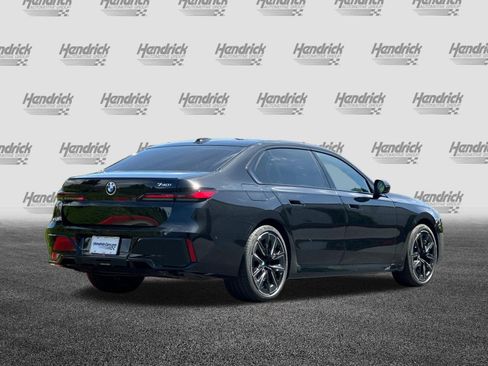Used 2025 BMW 740i w/ Premium Package RWD image 5